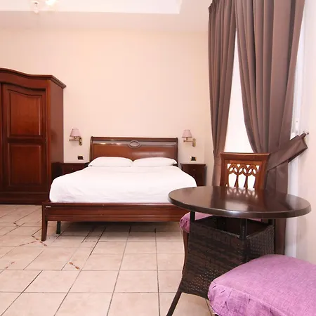 Del Corso 2* Naples